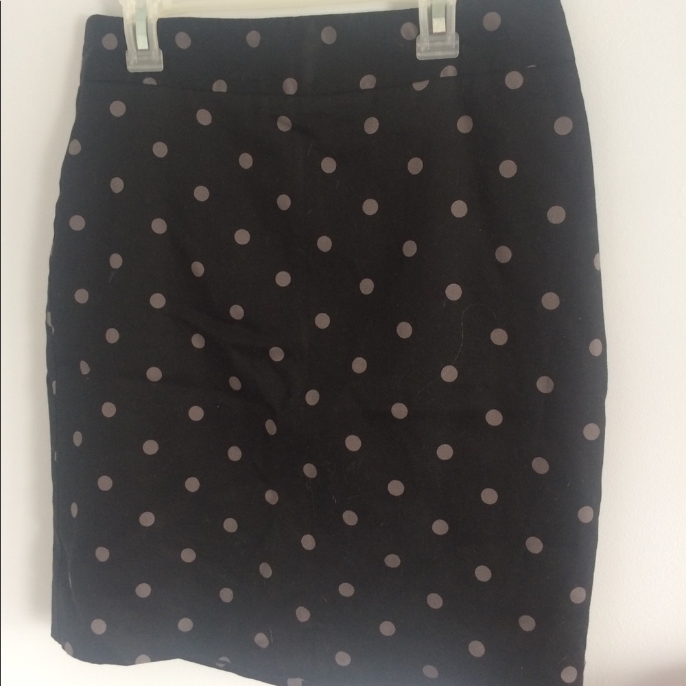 Black pencil skirt with grey polka dots